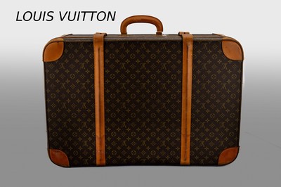 LOUIS VUITTON Koffer, "Stratos 80", um 1970, Monogram Canvas, Besätze, Tragegriff undGurte naturfarb. Leder, innen beigefarb. Stoffbezug ...