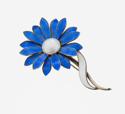 Email-Brosche, Norwegen, 1960er Jahre, 925er Silber, Darstellung einer Blume mit großer Blüte, weißes und blaues transluzides Email auf ...