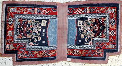 Schigatse"Makden"Tibet, Sattelauflage, antik, um 1900, Wolle auf Baumwolle, ca. 125 x67 cm, mit Swastika, EHZ: 2