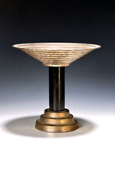 Obst- / Fußschale im Stil des Art Deco, 20.Jh., Metall versilbert, geschwärzter Holzschaft, H. 22cm, D. 23 cm