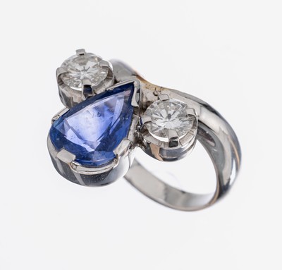 18 kt Gold Saphir-Brillant-Ring, WG 750/000, facett. Saphir-Tropfen ca. 3.00 ct, 2 Brillanten zus. ca. 1.00 ct Weiß/si und p, RW 51, ca. 7 g, ...