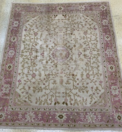 Antiker Uschak, Türkei, um 1900, Wolle auf Wolle, ca. 437 x 370 cm, EHZ: 4