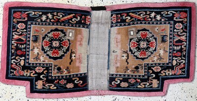Schigatse"Makden"Sattelauflage, antik, Tibet, um 1900, Wolle auf Baumwolle, ca. 133 x 65 cm, EHZ: 2