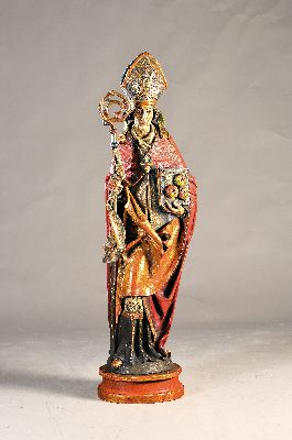 Große Heiligenfigur, Nikolaus, Oberammergau, 1970er-Jahre, Holz vollplastisch geschnitzt, farbig und goldgefasst, aufrechte Darstellung mit Mitra, ...