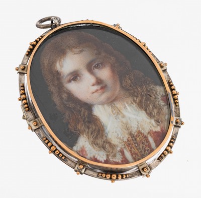 Miniaturmalerei-Anhänger, um 1870-80, Silber verg., Darstellung eines Jünglings, feine Malerei, L. ca. 6 cm, Nadelung fehlt, sammelwürdig