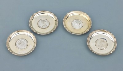 4 Münzteller, Silber, jew. mit eingelassener indischer Rupie, 1862 und 1840 Viktoria, Georg V. 1919, William IV 1835, Kordelverzierung, ca. 175 g, ...