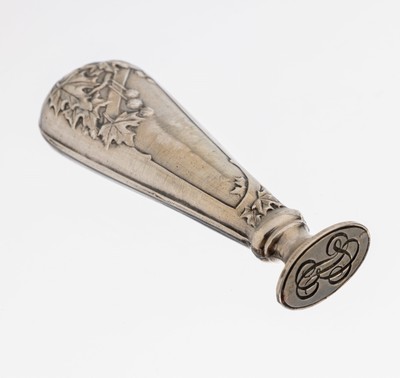 Petschaft, Frankreich um 1900, 800er Silber, Platanendekor, Monogrammfeld belegt, L. ca.7 cm, orig. Etui