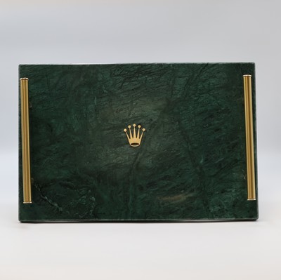 ROLEX Display aus grünem Marmor, Schweiz, M. ca. 5 x 30 x 20 cm, Gew. ca. 2350g, in gebrauchsfähigem Zustand