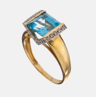 14 kt Gold Topas-Diamant-Ring, GG/WG 585/000, Topas-Carree (beh.) ca. 2.50 ct, 28 in WG gefasste 8/8-Diamanten zus. ca. 0.14 ct Weiß/si, RW 57, ca. ...
