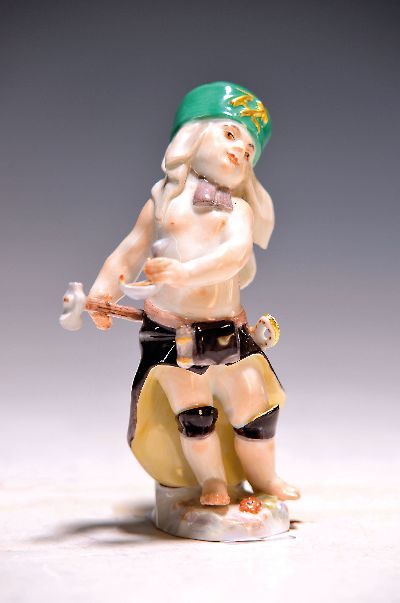 Porzellanfigur Putto als Bergarbeiter, Meissen, 20.Jh., Porzellan, farbig und goldstaffiert, Nr. 60124, H. 9 cm