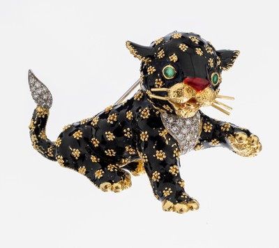 Ausgefallene 18 kt Gold Smaragd-Brillant- Brosche, GG/WG 750/000, in Form einer Katze, schwarz und rot emailliert, 2 kl. Smaragde als Augen, ...