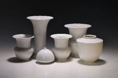 Set aus 6 Ziervasen, KPM Berlin, Weißporzellan, verschiedene Größen und Formen, H. 9-24 cm