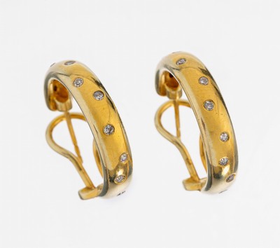 Paar 14 kt Gold Diamant-Ohrcreolen, GG 585/000, schlichte Gestaltung, 20 8/8- Diamanten zus. ca. 0.12 ct Weiß/si, ca. 8.8 g