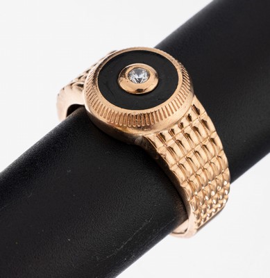 14 kt Gold Onyx-Ring, RG 585/000, Ringschultern strukt., runder Ringkopf mit Onyx-Einlage, 1 Diamantimitation, RW 69, ca. 6.3 g