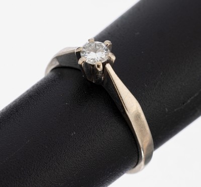 14 kt Gold Brillant-Ring, WG 585/000, Brillant ca. 0.18 ct Weiß/si, RW 53, ca. 2.0 g