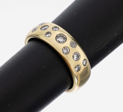 14 kt Gold Brillant-Ring, GG 585/000, 11 Brillanten zus. ca. 0.44 ct Weiß/si, 1 Stein stark besch., RW 50, ca. 7.6 g