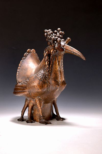 Gernot Rumpf, 1941 Kaiserslautern-2025, große weibliche Elwetritsche, Bronze, matte, kräftig bräunliche Patina, auf Plinthe Stempelund ...