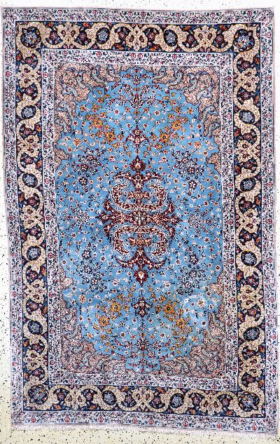 Esfahan fein, Persien, Anfang 20.Jhd, Korkwolle mit und auf Seide, ca. 230 x 150 cm,Reinigungsbedürftig, EHZ: 2, (5 cm Riss am Rand)