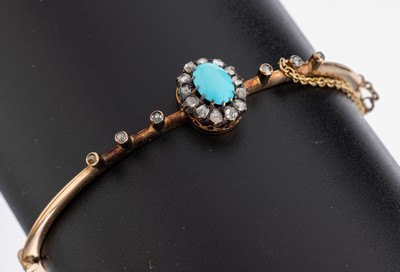 14 kt Gold Türkis-Diamant-Armreif, um 1900-10, GG 585/000, feine zarte Verarbeitung, Kopf mittig mit ovalem Türkis-Cabochon, 19 Diamantrosen zus. ...