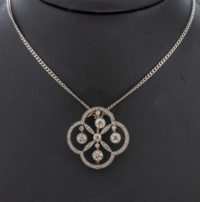 14 kt Gold Jugendstil Diamant-Brosche, um 1900, GG 585/000, florale Gestaltung, 5 bewegl. gefasste Altschliffdiamanten zus. ca. 0.95 ct Weiß/si-p, ...