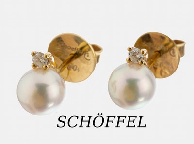 Paar 18 kt Gold SCHOEFFEL Perl-Brillant -Ohrstecker, GG 750/000, 2 Akoyazuchtperlen, D. ca. 7 mm, 2 Brillanten zus. ca. 0.10 ct Weiß/vs-si, ca. 3.0 ...