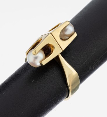 14 kt Gold Perl-Ring, GG 585/000, außergewöhnliche Gestaltung, 2 Akoyazuchtperlen, D. ca. 5.2 mm, RW 51, ca. 6.0 g, Meistermarke unged.