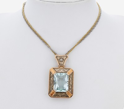 14 kt Gold Aquamarin-Diamant-Anhänger, 1950er Jahre, GG 585/000, qualitätvolle Verarbeitung, part. fein grav., mittig facett.Aquamarin ca. 19.0 ...
