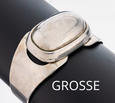 GROSSE Armspange, 1970er-80er Jahre, 925er Silber, schwere Verarbeitung, D. ca. 6 x 5 cm,offen gearbeitet, sign., ca. 77.3 g