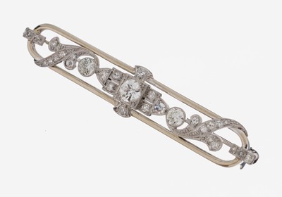 14 kt Gold Diamant Brosche, deutsch 1930er Jahre, WG 585/000, 3 Altschliff-Diamanten zus. ca. 0.80 ct Weiß-l.get.Weiß/si, 28 8/8- Diamanten zus. ...