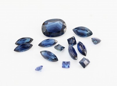 Lot Saphire zus. ca. 7.29 ct, versch. Schliffformen, Größen und Farben