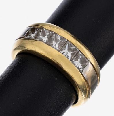 18 kt Gold Diamant-Ring, GG/WG 750/000, qualitätvolle Verarbeitung, 5 Princess Cut Diamanten zus. ca. 0.55 ct feines Weiß/vvs-vs,RW 55, ca. 13.0 g