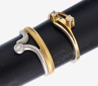 Konvolut 2 18 kt Gold Brillant-Ringe, GG/WG750/000, 1 x RW 55, GG/WG sat., 1 Brillant ca.0.03 ct Weiß/si, und 1 x RW 58, 2 Brillanten zus. ca. 0.10 ...