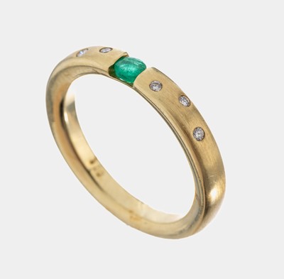 14 kt Gold Smaragd-Brillant-Ring, GG 585/000, sat., ovalfacett. Smaragd ca. 0.05 ct, 6 Brillanten zus. ca. 0.06 ct (grav.) Weiß/si, RW 54, ca. 4.8 g