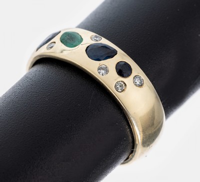 14 kt Gold Saphir-Smaragd-Brillant-Ring, GG585/000, 1 rundfacett. Saphir und 2 facett. Saphir-Tropfen zus. ca. 0.28 ct, ovalfacett. Smaragd ca. 0.10 ...