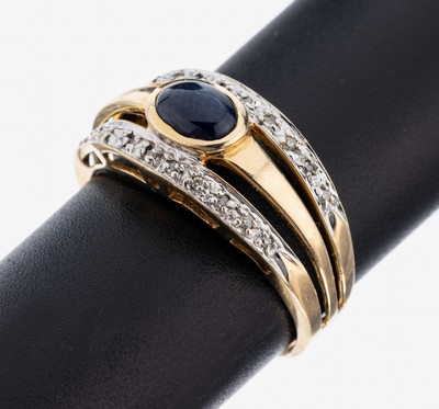 14 kt Gold Saphir-Diamant-Ring, GG 585/000,ovaler Saphir-Cabochon ca. 1.00 ct, 20 8/8- Diamanten zus. ca. 0.10 ct Weiß-l.get.Weiß/p2,RW 63, ca. ...
