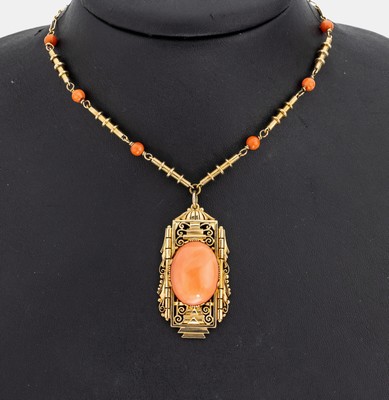 14 kt Gold Art Deco Korallen-Collier, um 1920 -30, GG 585/000, bewegl. abgehängtes Mittelteil, geometrisch-architektonische Ornamente mit Stufen ...