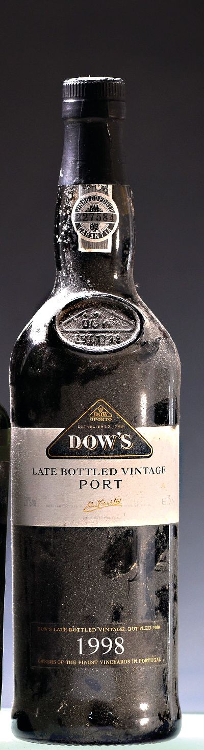 1 Flasche 1998 Dow`s Late Bottled Vintage Port, 2004 abgefüllt, ca. 75cl, 20%Vol.