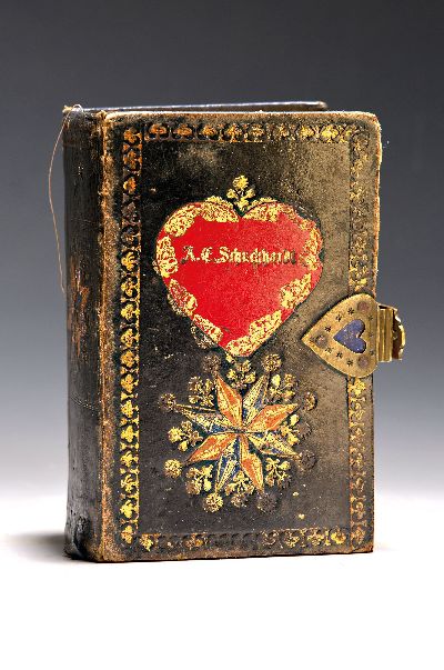 Schwälmer Prunkbibel, Schwalm 1904, Die Bibel, nach der deutschen Übersetzung Martin Luthers, Halle 1900, 8°, geprägter Dreikantgoldschnitt, ...