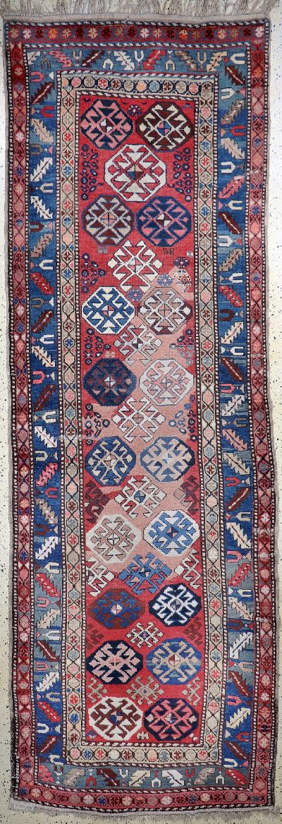 Antiker Kazak, Kaukasus, 19.Jhd, Wolle auf Wolle, ca. 323 x 107 cm, EHZ: 3(restauriert)