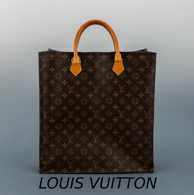 LOUIS VUITTON Shopper, "Sac Plat Monogram Canvas", 2 Tragegriffe naturfarb. Leder, innen beigefarb. Kalbsleder, ca. 35 x 38 x 10 cm