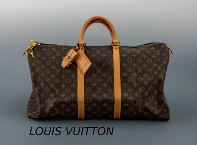LOUIS VUITTON Reisetasche, Keepall 55, Monogram Canvas, Tragehenkel, Adressanhänger und Besätze naturfarb. Leder, innen brauner Leinenstoff, mit ...