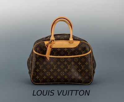 LOUIS VUITTON Tasche, "Deauville Monogram Canvas", Tragegriffe, Adressanhänger und Besätze naturfarb. Leder, beigefarb. Innenfutter aus ...