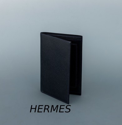 HERMES Brieftasche, Paris, dunkelblaues Leder, innen 5 Einschubfächer, ca. 15 x 10 cm, neuwertig