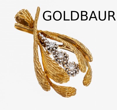 18 kt Gold GOLDBAUR Brillant-Clipanhänger, GG 750/000, florale Darstellung, Blätter fein grav. und strukt., 3 Brillanten zus. ca. 0.17 ct ...