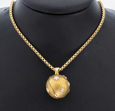 18 kt Gold Brillant-Anhänger, GG/WG 750/000, Kugel fein strukt., 7 in WG- Sternfassungen gefasste Brillanten zus. ca. 0.20 ct Weiß/si, Kugel ...