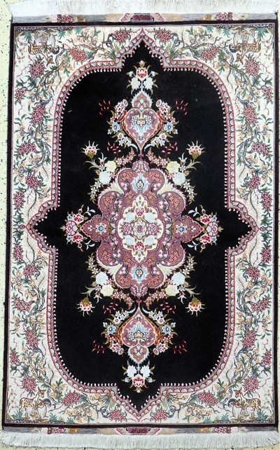 Täbriz fein(50 Raj), Persien, Ende 20.Jhd, Korkwolle mit Seide, ca. 155 x 102 cm, ca. 500.000 Kn/qm, EHZ: 2