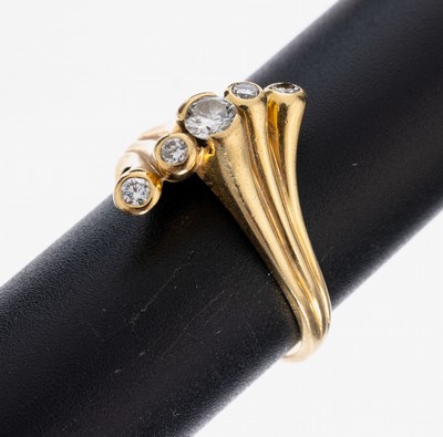 18 kt Gold Brillant-Ring, GG 750/000, 5 Brillanten zus. ca. 0.35 ct Weiß/vs-si, RW 61,ca. 7.8 g