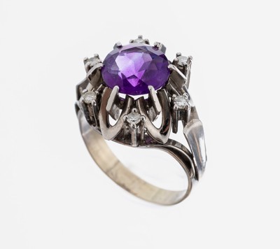 14 kt Gold Amethyst-Brillant-Ring, WG 585/000, rundfacett. Amethyst ca. 3.00 ct, 6 Brillanten zus. ca. 0.12 ct Weiß/si, RW 57, ca. 6.5 g