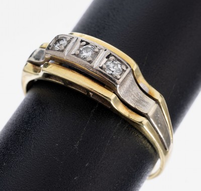 14 kt Gold Brillant-Ring, GG/WG 585/000, 3 Brillanten zus. ca. 0.09 ct Weiß/si, RW 61, ca. 3.4 g