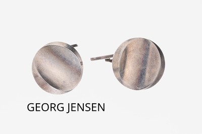 Paar GEORG JENSEN Manschettenknöpfe, Dänemark um 1948-50, 925er Silber, Modell Nr. 107, zeitlose Form, ähnlich abgebildet in: Georg Jensen a ...